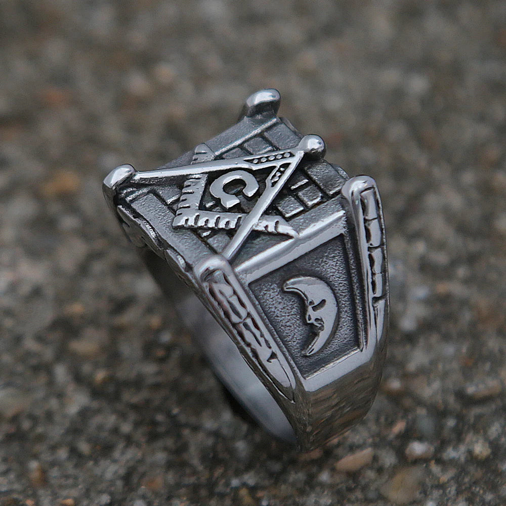 Vintage Masonic Sun & Moon Ring