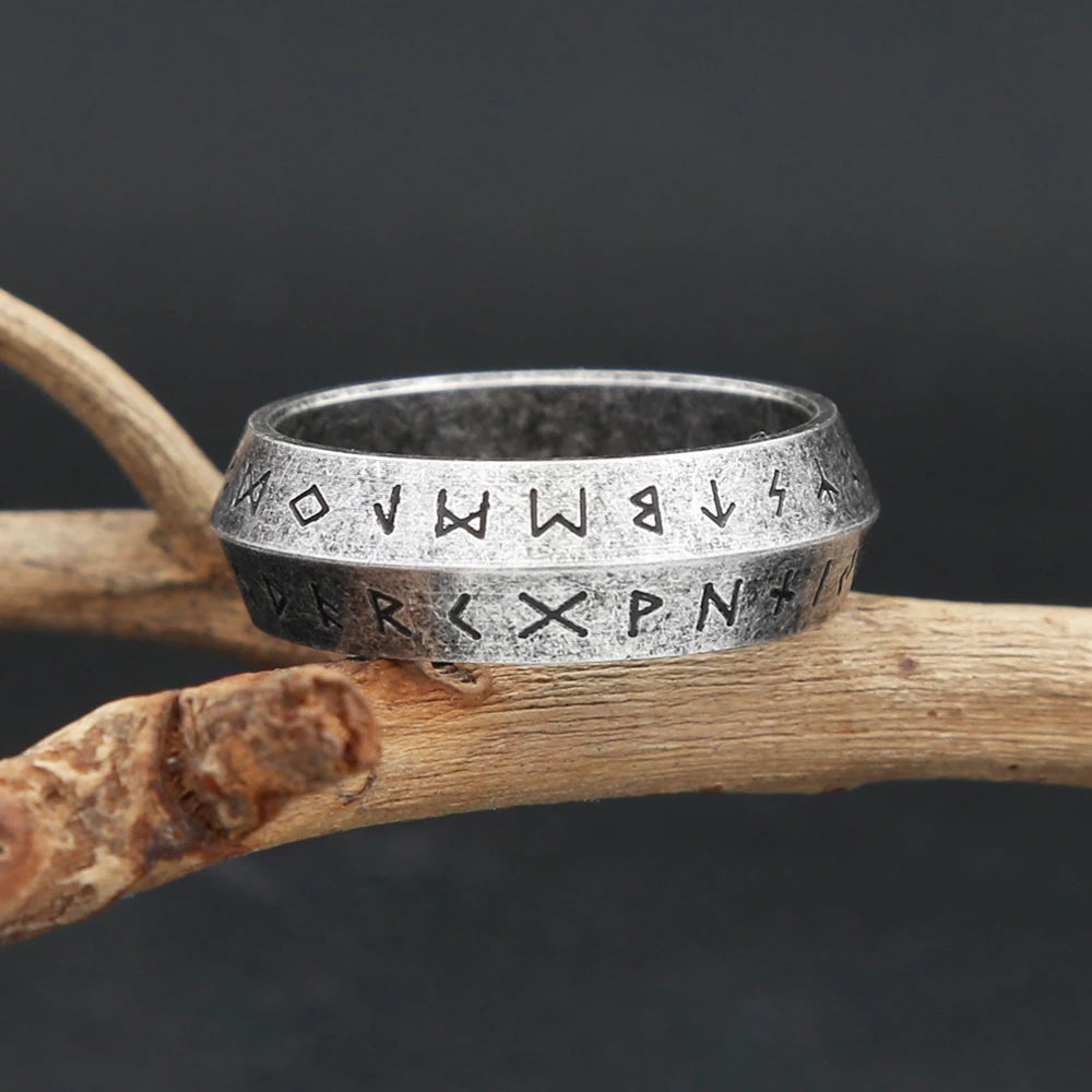 Viking Runes Vegvisir Ring